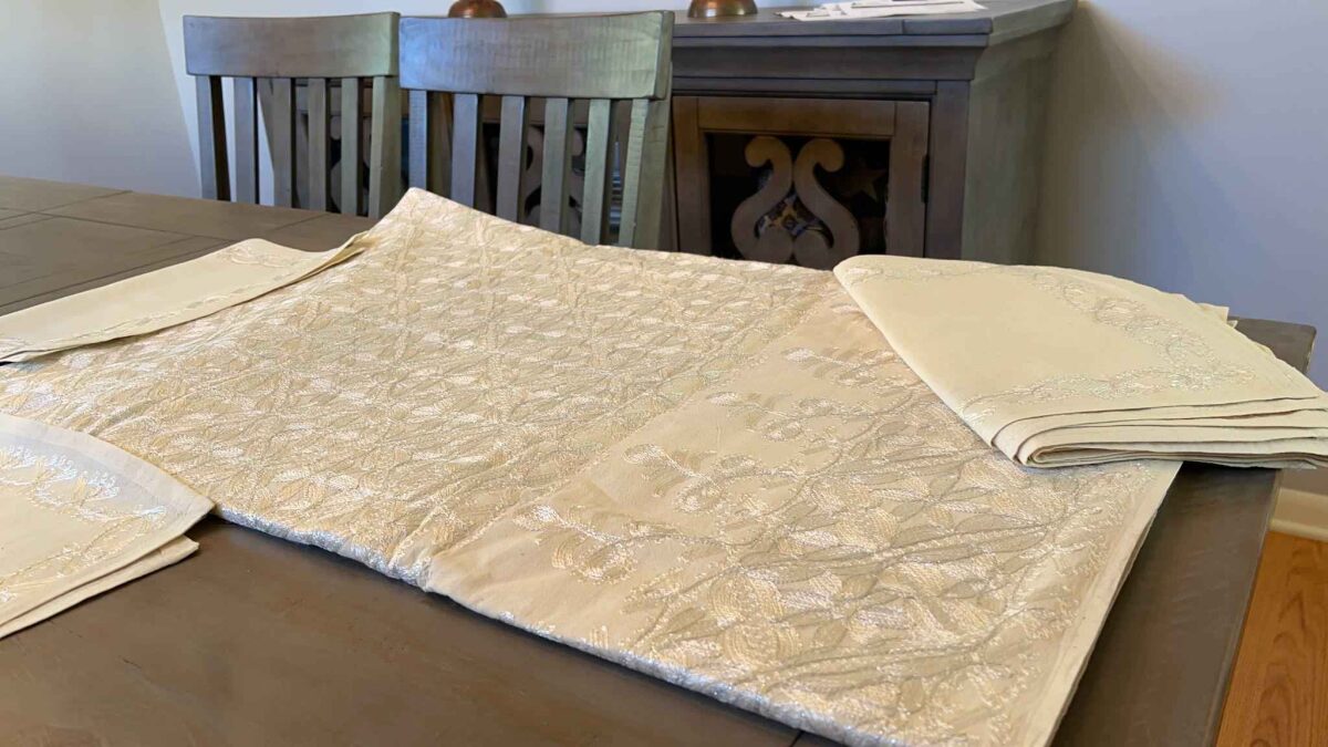 OBLONG TABLECLOTHE 6 PERSON200*140 CM